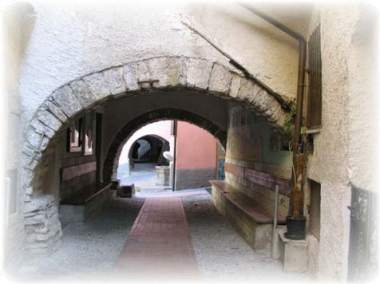 A porticoed alley