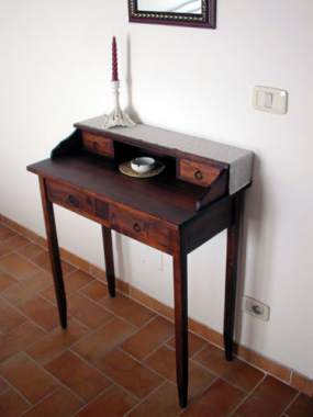 A writing desk